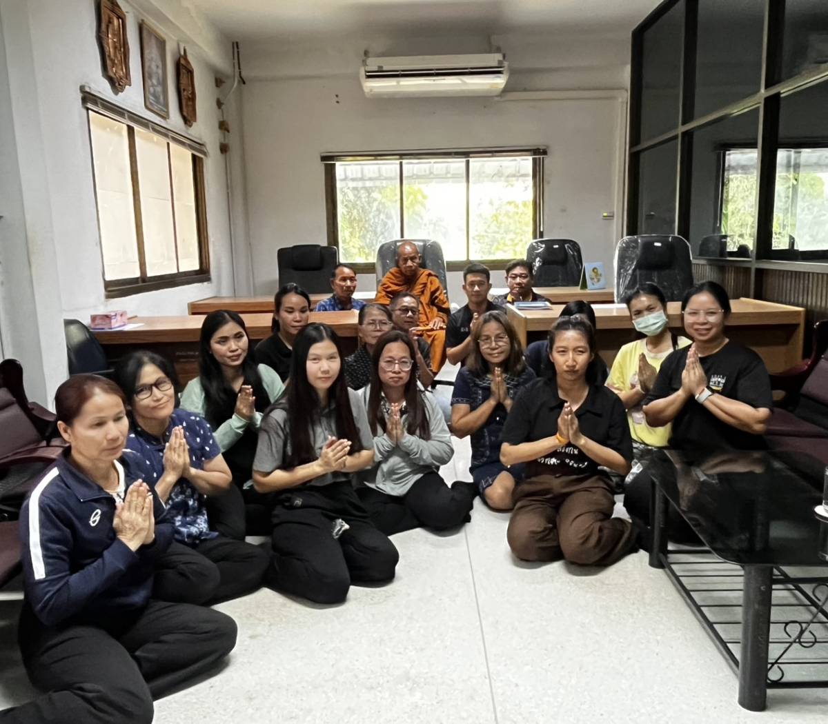 เชิญชวนบุคลากรในหน่วยงานและผู้มีจิตศรัทธาร่วมบริจาคสมทบทุนจัดซื้อครุภัณฑ์และสิ่งก่อสร้าง โรงพยาบาลโพนสวรรค์ อำเภอโพนสวรรค์ จังหวัดนครพนม ซึ่งเทศบาลตำบลตาลเลียน กราบนมัสการหลวงตาบุญชื่น ปัญญาวุฑโฒ ที่จะเดินทางมาปฏิบัติธรรมชั่วคราว ณ เทศบาลตำบลตาลเลียน 